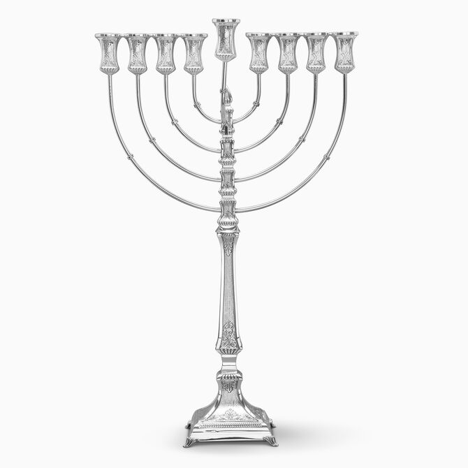Laguna Menorah Decorated With Smooth Branches 